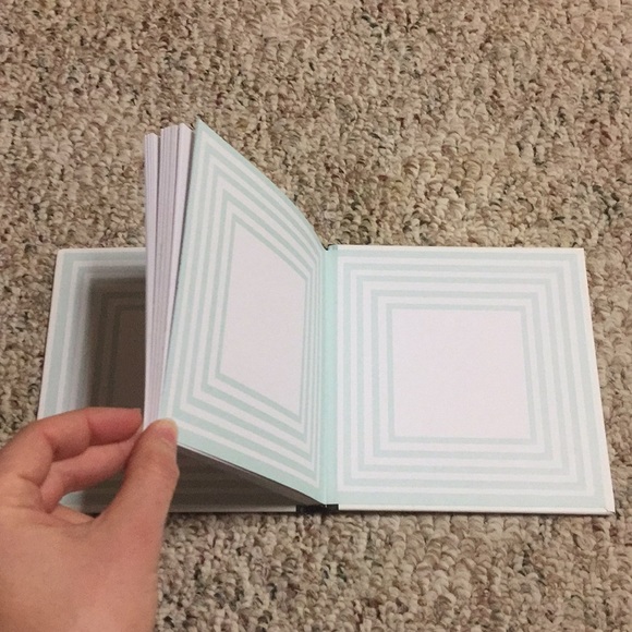 The Book of Hugs - Picture 7 of 7